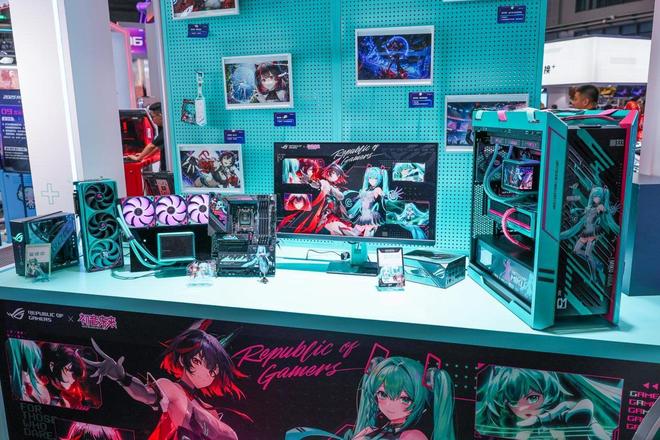 竞显示器与双模新品BW2025首秀！ROG 绝神 RO姬x初音未来版电(图11)
